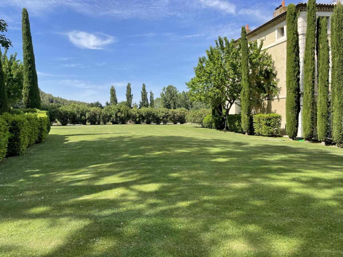 Chateau Talaud Loriol-du-Comtat Exteriér fotografie